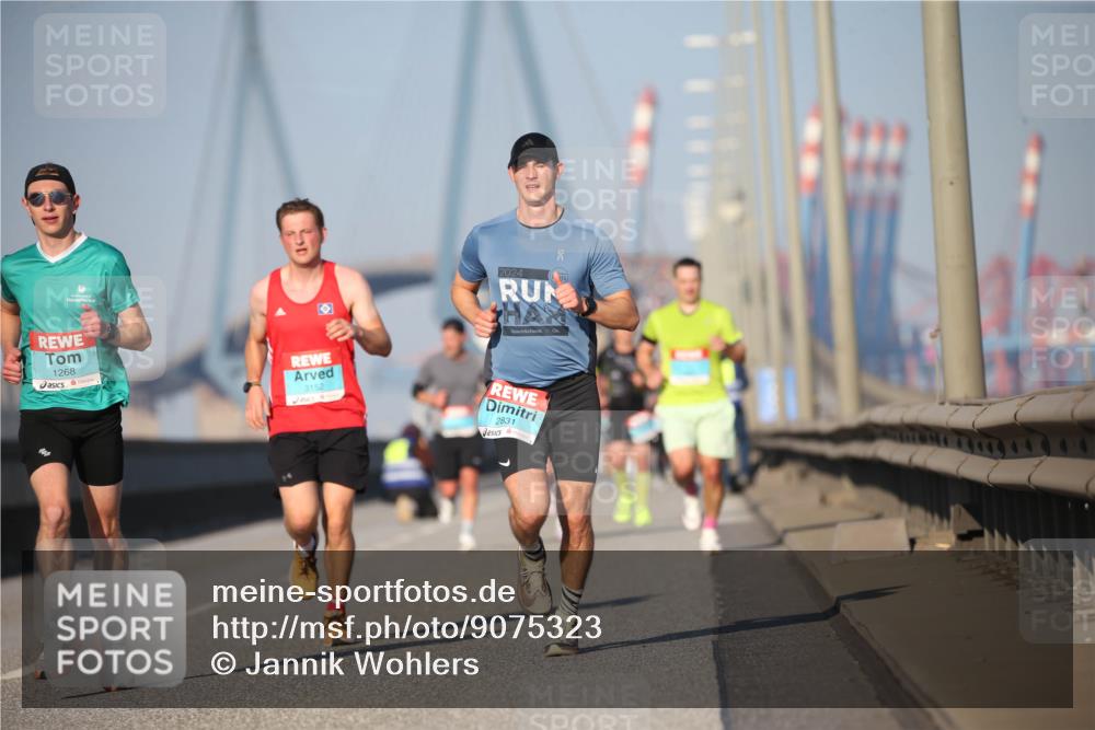 03.10.2025 - Köhlbrandbrückenlauf Jannik Wohlers http://msf.ph/oto/9075323 03.10.2025 09:41:47 Position 3 1268, 3152, 2024, 90, 2831 meine-sportfotos.de