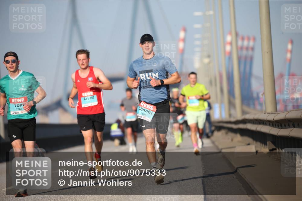 03.10.2025 - Köhlbrandbrückenlauf Jannik Wohlers http://msf.ph/oto/9075333 03.10.2025 09:41:48 Position 3 2024, 1268, 3152, 2831 meine-sportfotos.de