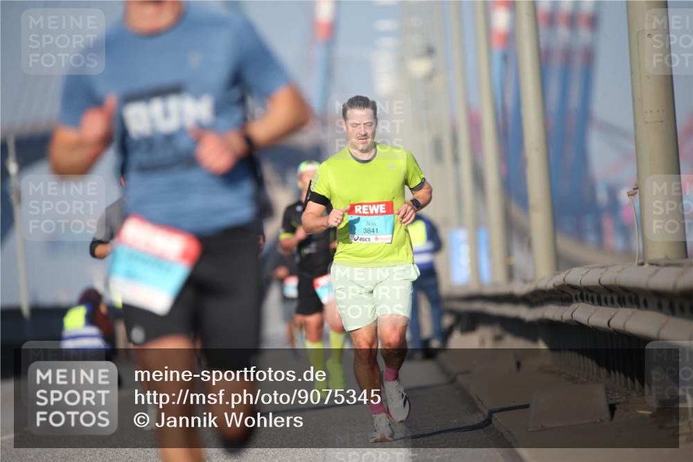 03.10.2025 - Köhlbrandbrückenlauf Jannik Wohlers http://msf.ph/oto/9075345 03.10.2025 09:41:49 Position 3 3841 meine-sportfotos.de