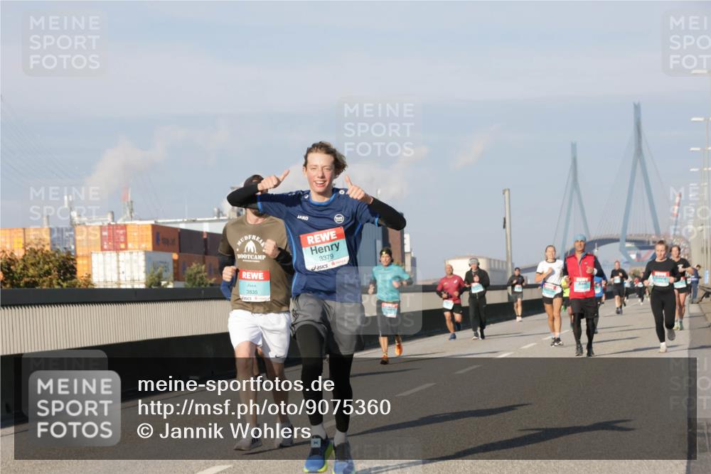 03.10.2025 - Köhlbrandbrückenlauf Jannik Wohlers http://msf.ph/oto/9075360 03.10.2025 09:51:28 Position 3 3835, 3379 meine-sportfotos.de