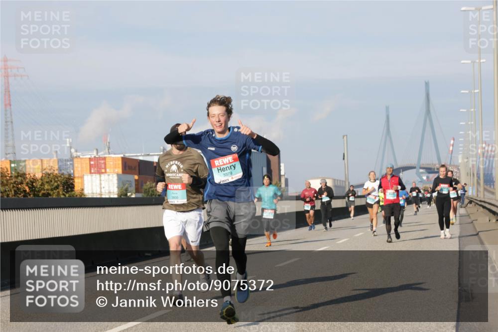 03.10.2025 - Köhlbrandbrückenlauf Jannik Wohlers http://msf.ph/oto/9075372 03.10.2025 09:51:29 Position 3 3835, 3379 meine-sportfotos.de