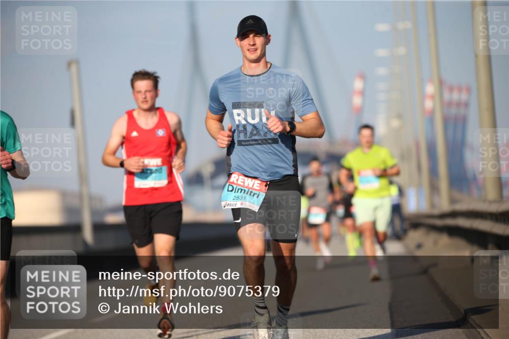 03.10.2025 - Köhlbrandbrückenlauf Jannik Wohlers http://msf.ph/oto/9075379 03.10.2025 09:41:50 Position 3 2024, 2831 meine-sportfotos.de