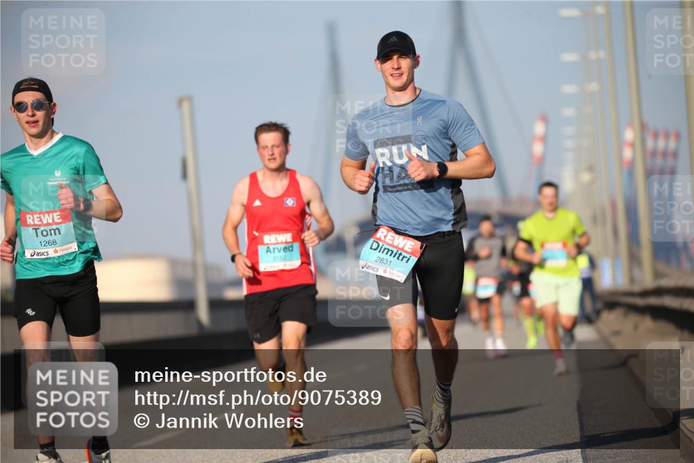 03.10.2025 - Köhlbrandbrückenlauf Jannik Wohlers http://msf.ph/oto/9075389 03.10.2025 09:41:50 Position 3 2024, 1268, 3152, 2831 meine-sportfotos.de
