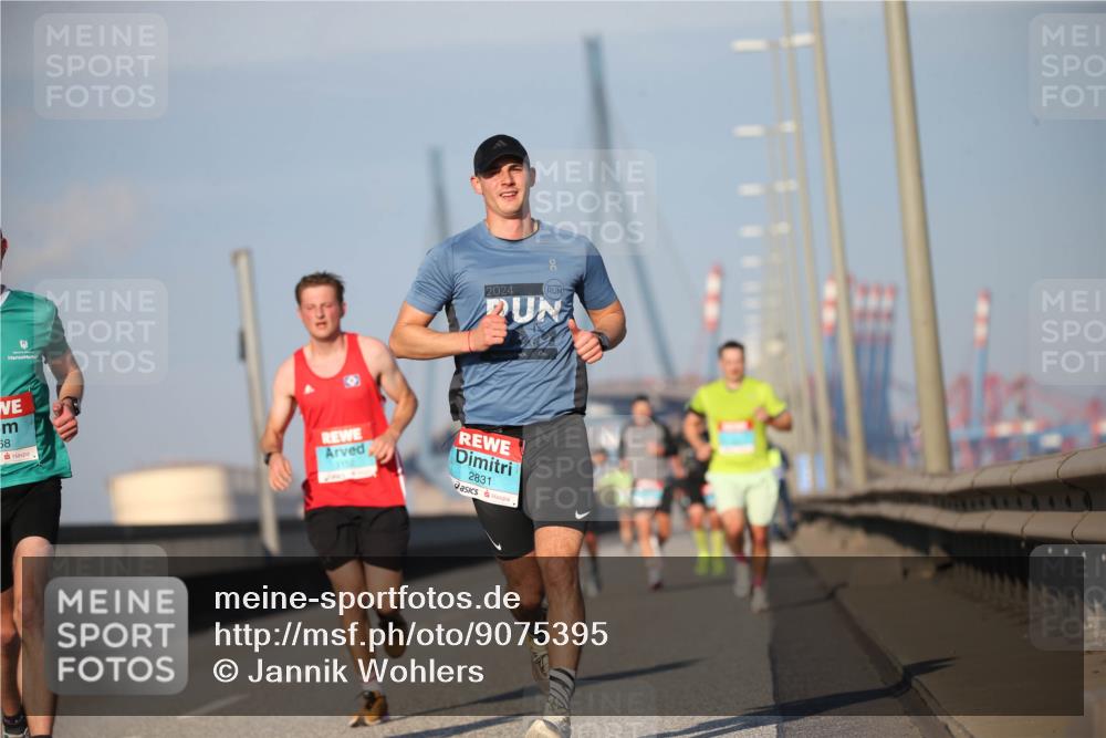 03.10.2025 - Köhlbrandbrückenlauf Jannik Wohlers http://msf.ph/oto/9075395 03.10.2025 09:41:51 Position 3 58, 2024, 2831 meine-sportfotos.de