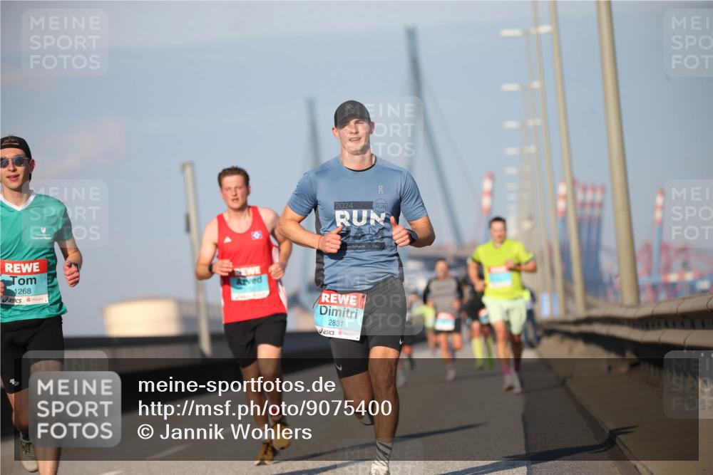 03.10.2025 - Köhlbrandbrückenlauf Jannik Wohlers http://msf.ph/oto/9075400 03.10.2025 09:41:51 Position 3 2024, 1268, 2831, 242 meine-sportfotos.de
