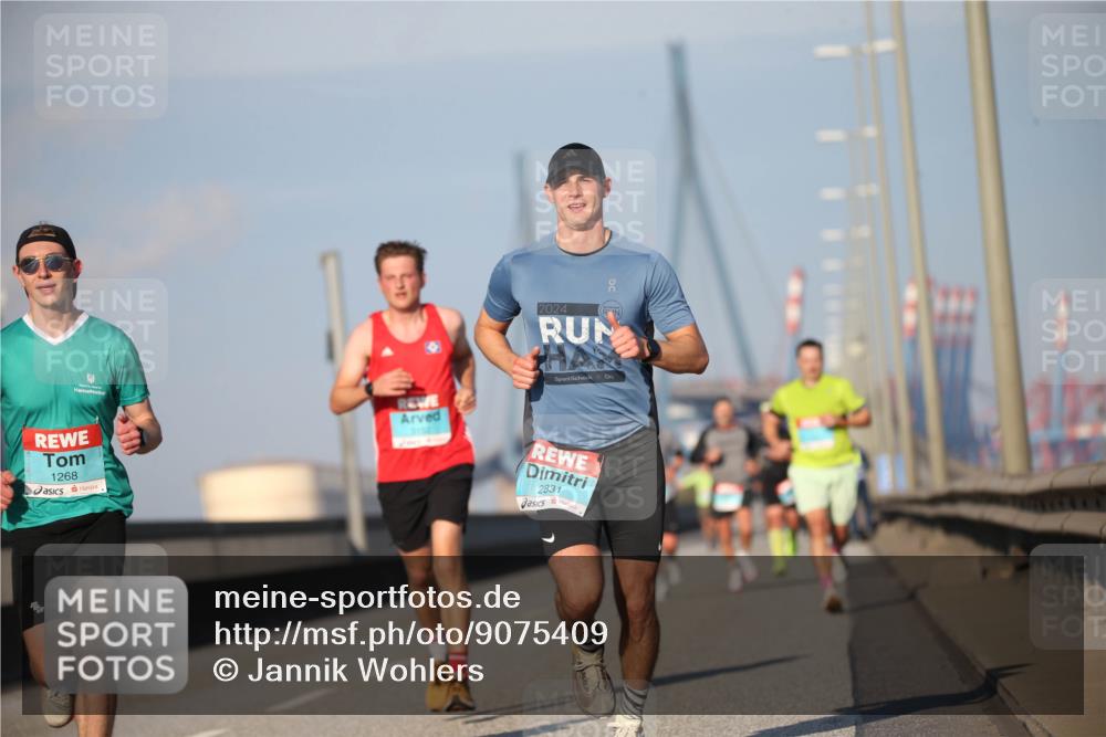 03.10.2025 - Köhlbrandbrückenlauf Jannik Wohlers http://msf.ph/oto/9075409 03.10.2025 09:41:51 Position 3 2024, 1268, 2831 meine-sportfotos.de