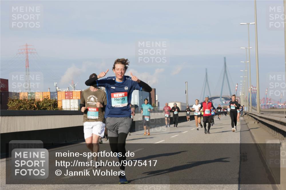 03.10.2025 - Köhlbrandbrückenlauf Jannik Wohlers http://msf.ph/oto/9075417 03.10.2025 09:51:29 Position 3 3835, 3379 meine-sportfotos.de