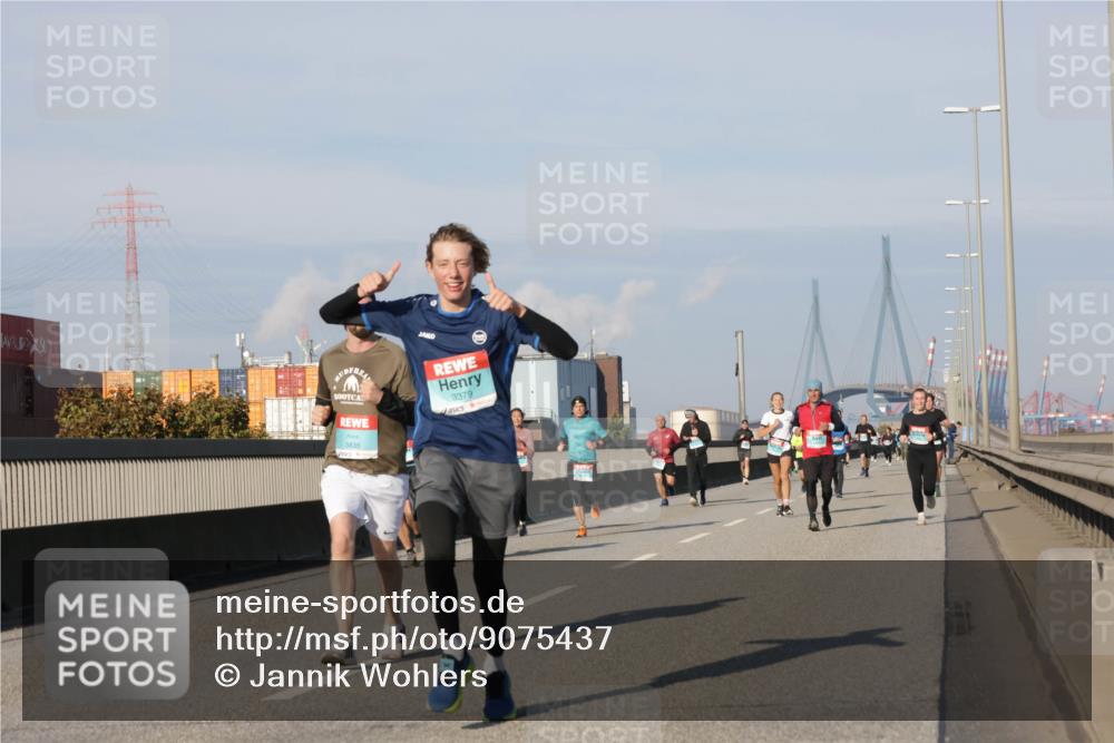 03.10.2025 - Köhlbrandbrückenlauf Jannik Wohlers http://msf.ph/oto/9075437 03.10.2025 09:51:29 Position 3 3835, 3379 meine-sportfotos.de