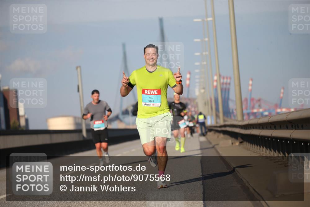 03.10.2025 - Köhlbrandbrückenlauf Jannik Wohlers http://msf.ph/oto/9075568 03.10.2025 09:41:56 Position 3 3841 meine-sportfotos.de