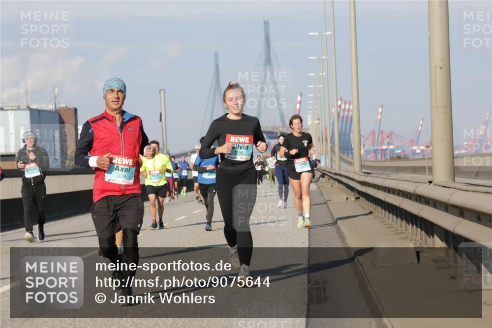 03.10.2025 - Köhlbrandbrückenlauf Jannik Wohlers http://msf.ph/oto/9075644 03.10.2025 09:51:35 Position 3 1134, 1208, 1412 meine-sportfotos.de