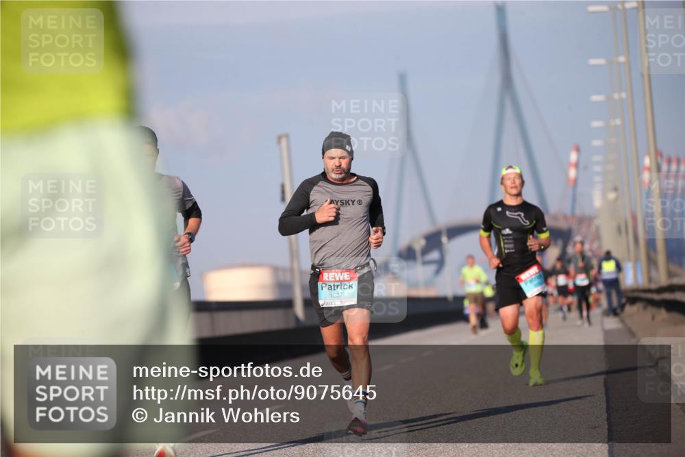 03.10.2025 - Köhlbrandbrückenlauf Jannik Wohlers http://msf.ph/oto/9075645 03.10.2025 09:42:00 Position 3 1037 meine-sportfotos.de