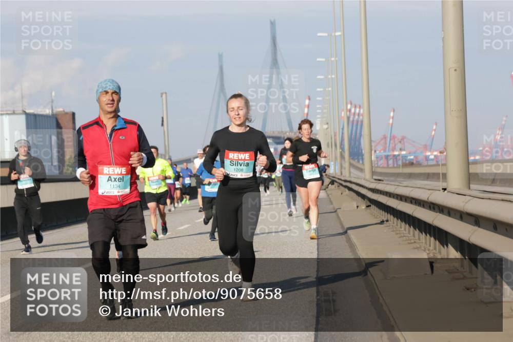 03.10.2025 - Köhlbrandbrückenlauf Jannik Wohlers http://msf.ph/oto/9075658 03.10.2025 09:51:35 Position 3 1134, 1208, 2 meine-sportfotos.de