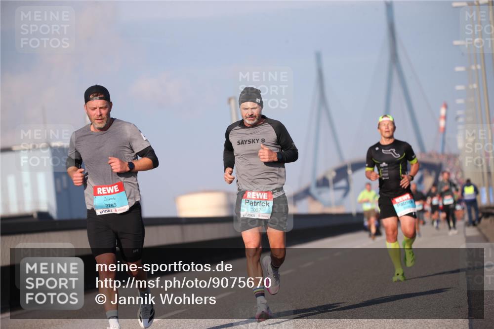 03.10.2025 - Köhlbrandbrückenlauf Jannik Wohlers http://msf.ph/oto/9075670 03.10.2025 09:42:00 Position 3 3785, 1037 meine-sportfotos.de
