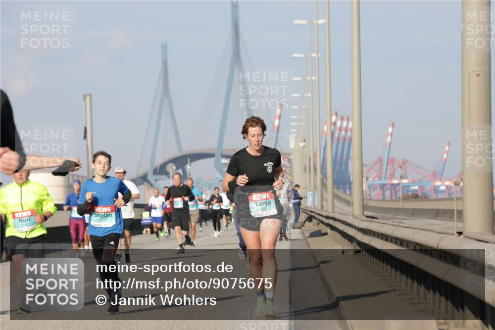03.10.2025 - Köhlbrandbrückenlauf Jannik Wohlers http://msf.ph/oto/9075675 03.10.2025 09:51:37 Position 3 3497, 1412 meine-sportfotos.de