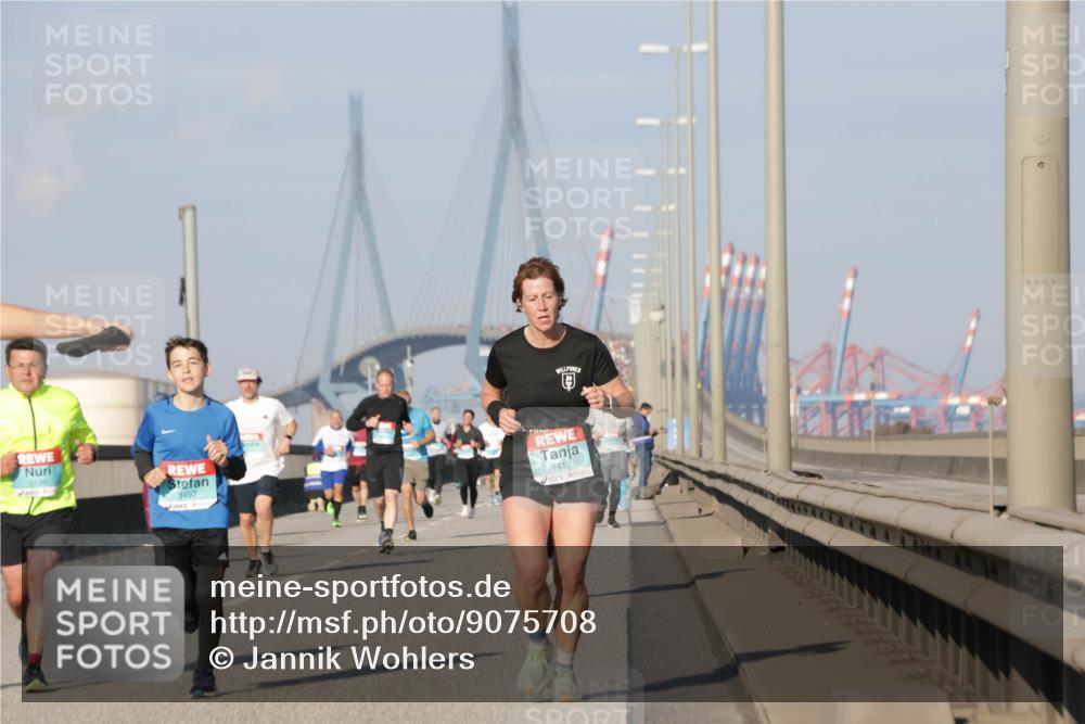 03.10.2025 - Köhlbrandbrückenlauf Jannik Wohlers http://msf.ph/oto/9075708 03.10.2025 09:51:37 Position 3 3198, 3497, 1412 meine-sportfotos.de
