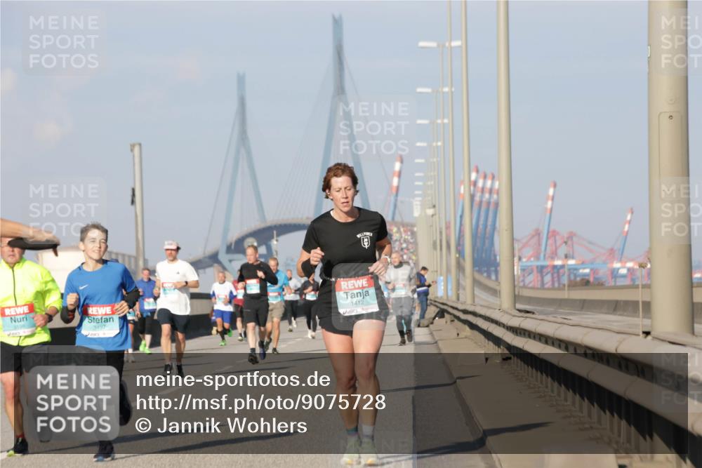 03.10.2025 - Köhlbrandbrückenlauf Jannik Wohlers http://msf.ph/oto/9075728 03.10.2025 09:51:37 Position 3 3497, 1412, 1 meine-sportfotos.de