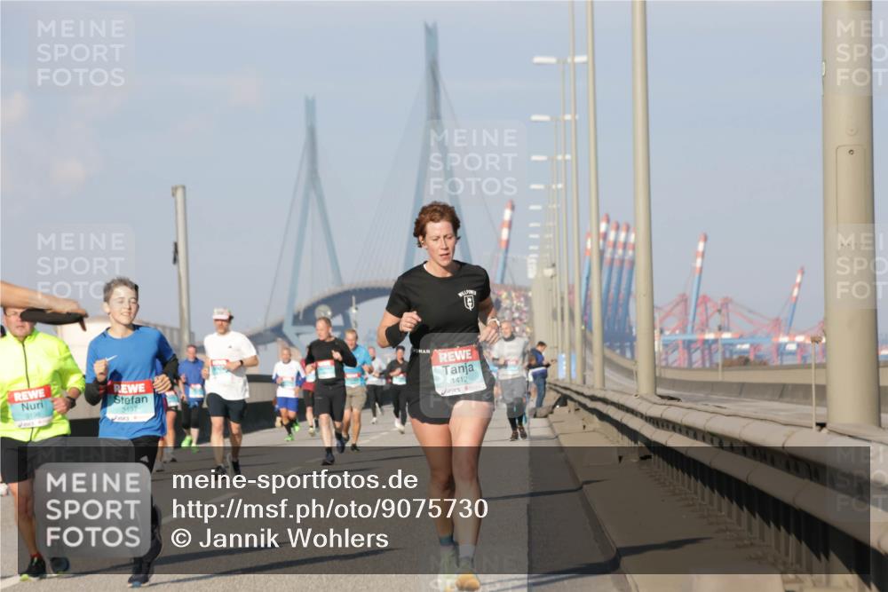 03.10.2025 - Köhlbrandbrückenlauf Jannik Wohlers http://msf.ph/oto/9075730 03.10.2025 09:51:37 Position 3 3198, 3497, 1412 meine-sportfotos.de
