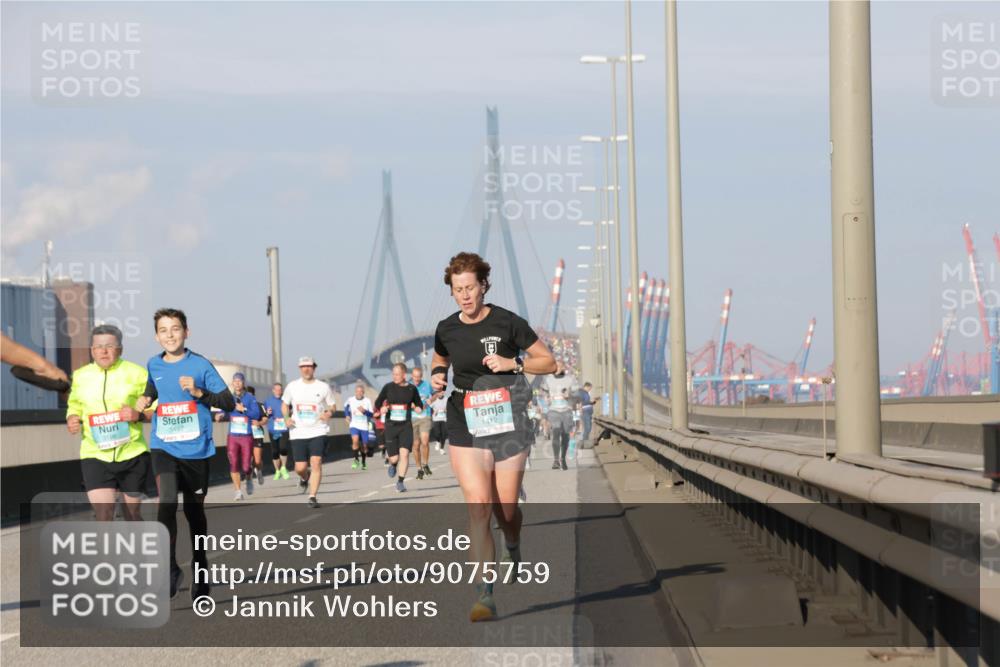 03.10.2025 - Köhlbrandbrückenlauf Jannik Wohlers http://msf.ph/oto/9075759 03.10.2025 09:51:38 Position 3 3497, 4, 1412 meine-sportfotos.de