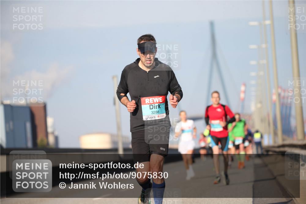 03.10.2025 - Köhlbrandbrückenlauf Jannik Wohlers http://msf.ph/oto/9075830 03.10.2025 09:42:24 Position 3 3288 meine-sportfotos.de