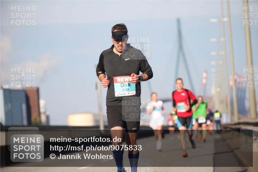 03.10.2025 - Köhlbrandbrückenlauf Jannik Wohlers http://msf.ph/oto/9075833 03.10.2025 09:42:25 Position 3 3288 meine-sportfotos.de