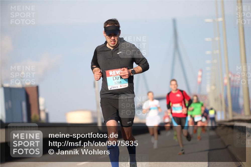 03.10.2025 - Köhlbrandbrückenlauf Jannik Wohlers http://msf.ph/oto/9075835 03.10.2025 09:42:25 Position 3 3288 meine-sportfotos.de