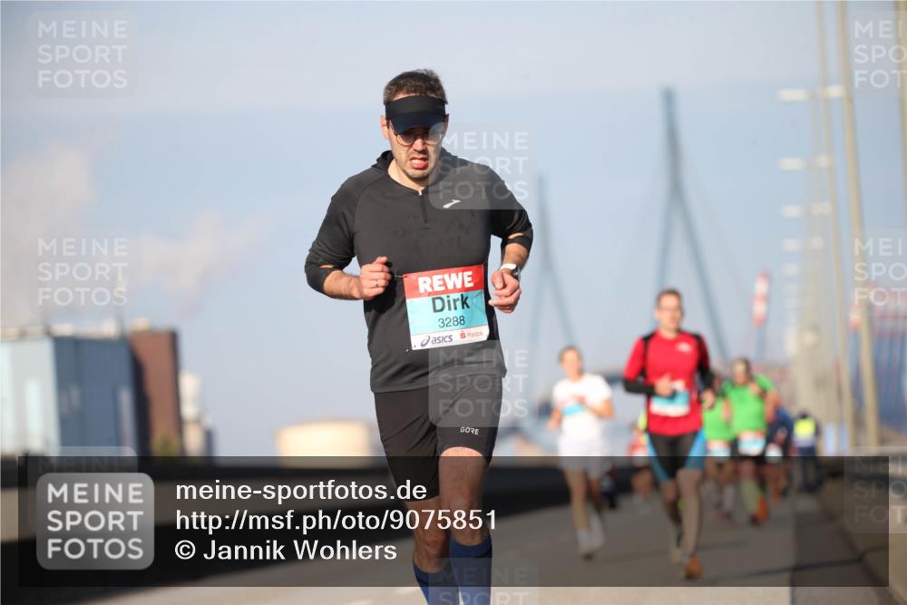 03.10.2025 - Köhlbrandbrückenlauf Jannik Wohlers http://msf.ph/oto/9075851 03.10.2025 09:42:25 Position 3 3288 meine-sportfotos.de