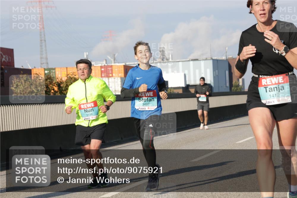 03.10.2025 - Köhlbrandbrückenlauf Jannik Wohlers http://msf.ph/oto/9075921 03.10.2025 09:51:41 Position 3 3198, 3497, 1412 meine-sportfotos.de