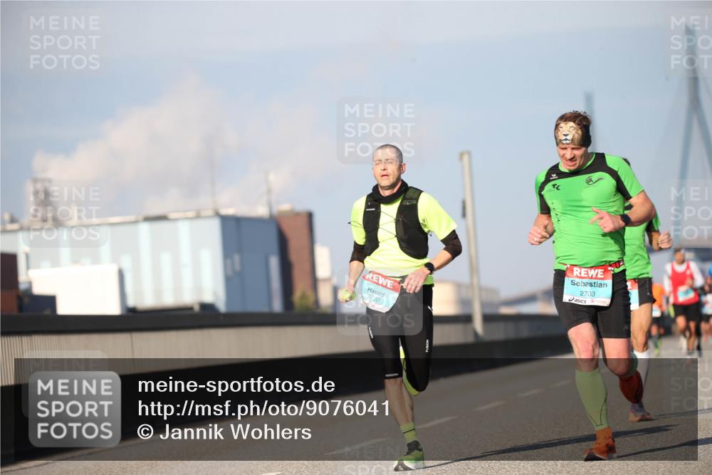 03.10.2025 - Köhlbrandbrückenlauf Jannik Wohlers http://msf.ph/oto/9076041 03.10.2025 09:42:34 Position 3 3720, 2703 meine-sportfotos.de