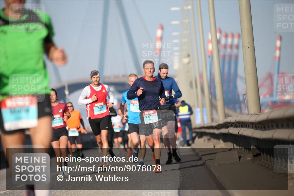 03.10.2025 - Köhlbrandbrückenlauf Jannik Wohlers http://msf.ph/oto/9076078 03.10.2025 09:42:36 Position 3 3376, 1030 meine-sportfotos.de