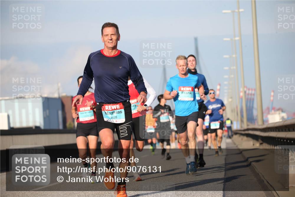 03.10.2025 - Köhlbrandbrückenlauf Jannik Wohlers http://msf.ph/oto/9076131 03.10.2025 09:42:44 Position 3 3376, 3628, 1030 meine-sportfotos.de