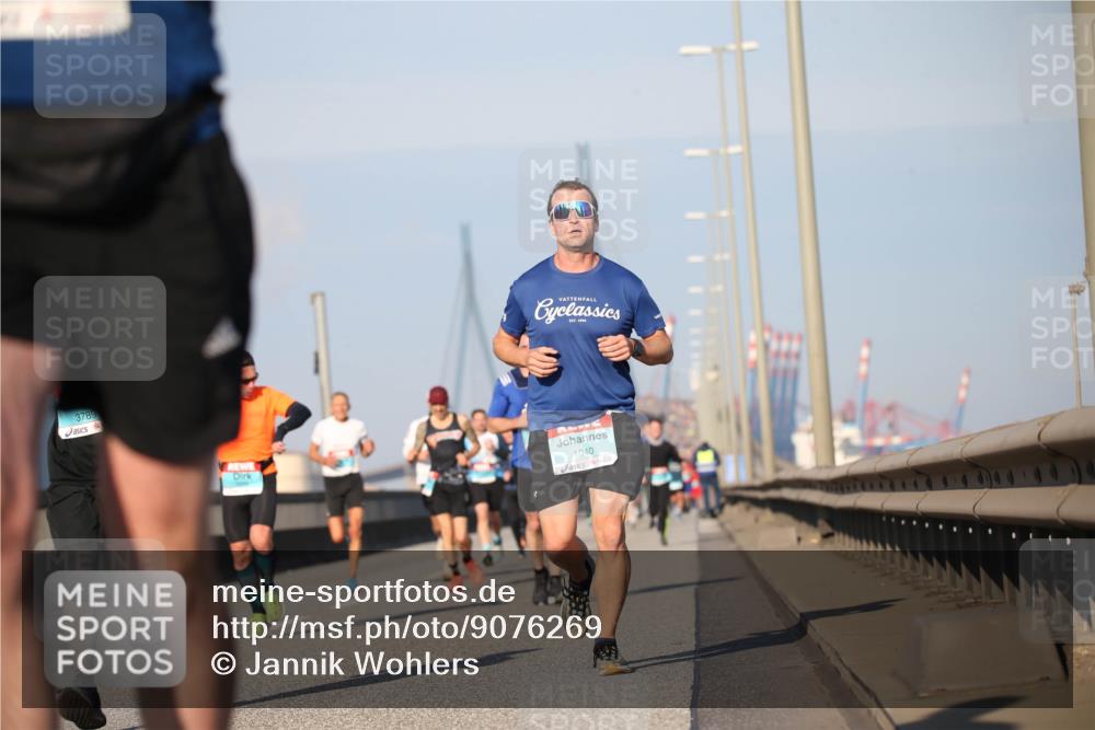 03.10.2025 - Köhlbrandbrückenlauf Jannik Wohlers http://msf.ph/oto/9076269 03.10.2025 09:42:49 Position 3 3789, 1040 meine-sportfotos.de