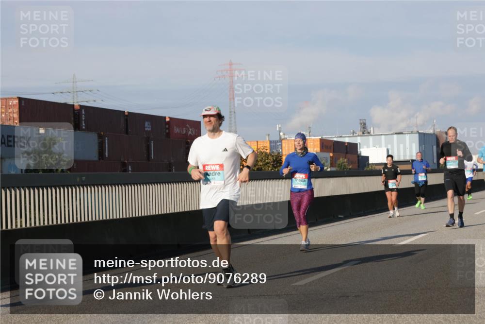 03.10.2025 - Köhlbrandbrückenlauf Jannik Wohlers http://msf.ph/oto/9076289 03.10.2025 09:51:49 Position 3 3481, 3492 meine-sportfotos.de