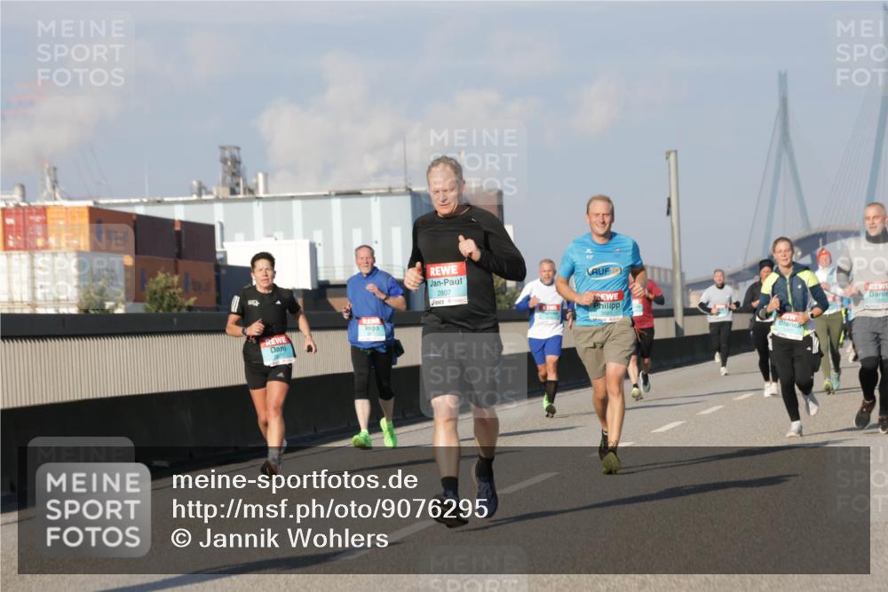 03.10.2025 - Köhlbrandbrückenlauf Jannik Wohlers http://msf.ph/oto/9076295 03.10.2025 09:51:50 Position 3 2807, 10 meine-sportfotos.de