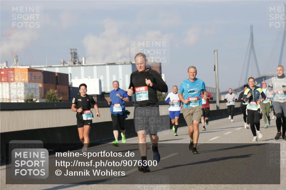 03.10.2025 - Köhlbrandbrückenlauf Jannik Wohlers http://msf.ph/oto/9076300 03.10.2025 09:51:50 Position 3 2807 meine-sportfotos.de