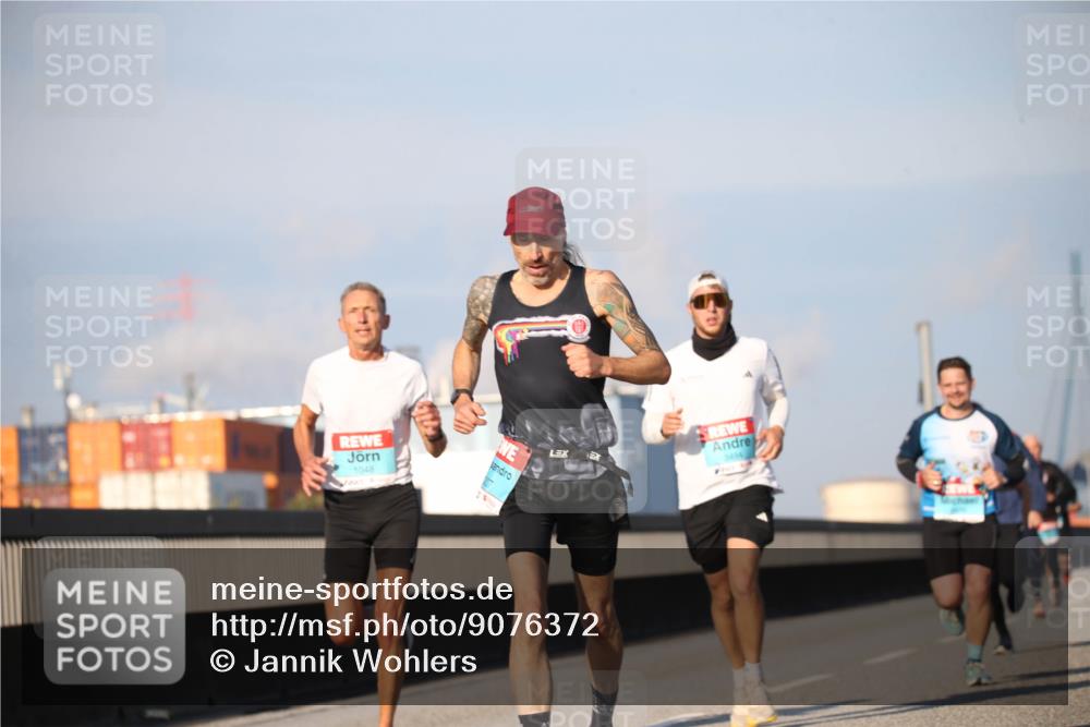 03.10.2025 - Köhlbrandbrückenlauf Jannik Wohlers http://msf.ph/oto/9076372 03.10.2025 09:42:56 Position 3 1048 meine-sportfotos.de