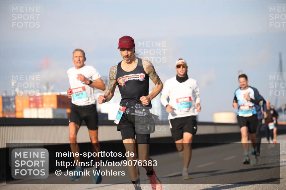 03.10.2025 - Köhlbrandbrückenlauf Jannik Wohlers http://msf.ph/oto/9076383 03.10.2025 09:42:56 Position 3 19 meine-sportfotos.de