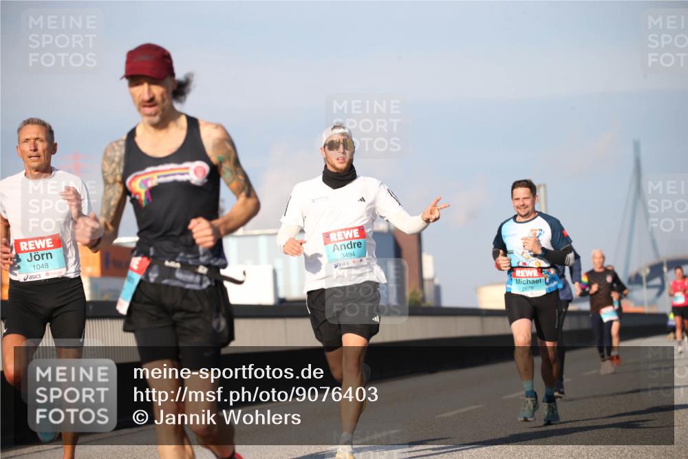03.10.2025 - Köhlbrandbrückenlauf Jannik Wohlers http://msf.ph/oto/9076403 03.10.2025 09:42:57 Position 3 1048, 3494, 2879 meine-sportfotos.de