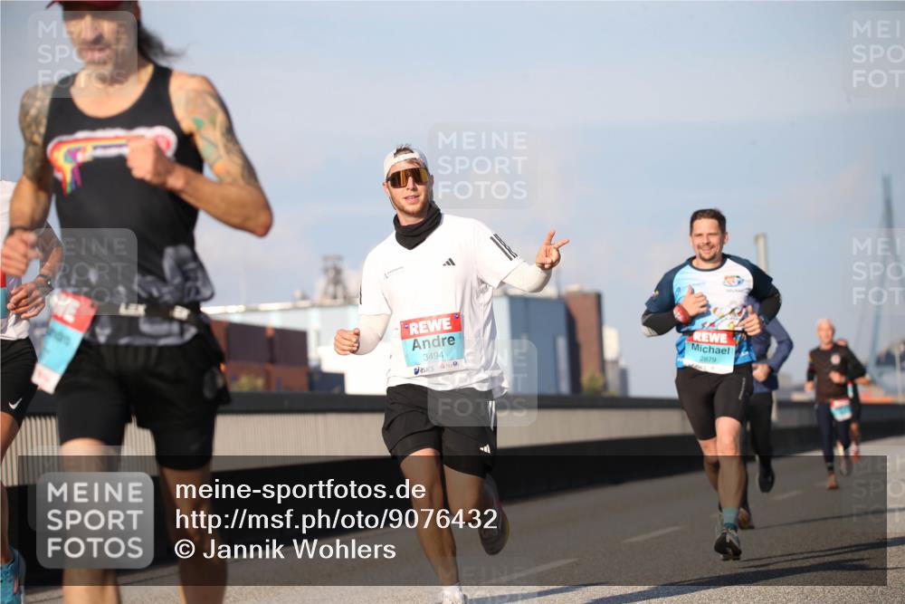 03.10.2025 - Köhlbrandbrückenlauf Jannik Wohlers http://msf.ph/oto/9076432 03.10.2025 09:42:57 Position 3 3494, 2879 meine-sportfotos.de