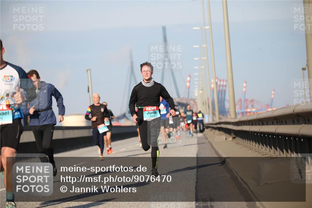 03.10.2025 - Köhlbrandbrückenlauf Jannik Wohlers http://msf.ph/oto/9076470 03.10.2025 09:42:59 Position 3 3083 meine-sportfotos.de