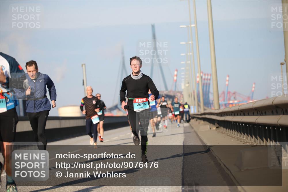 03.10.2025 - Köhlbrandbrückenlauf Jannik Wohlers http://msf.ph/oto/9076476 03.10.2025 09:42:59 Position 3 3083 meine-sportfotos.de