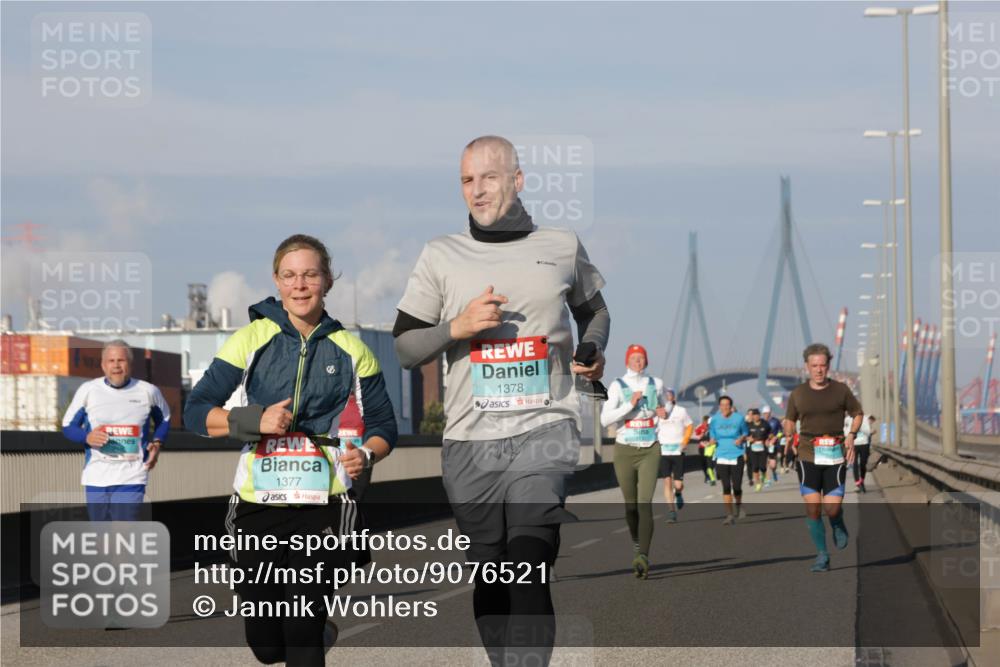 03.10.2025 - Köhlbrandbrückenlauf Jannik Wohlers http://msf.ph/oto/9076521 03.10.2025 09:51:57 Position 3 1377, 1378 meine-sportfotos.de