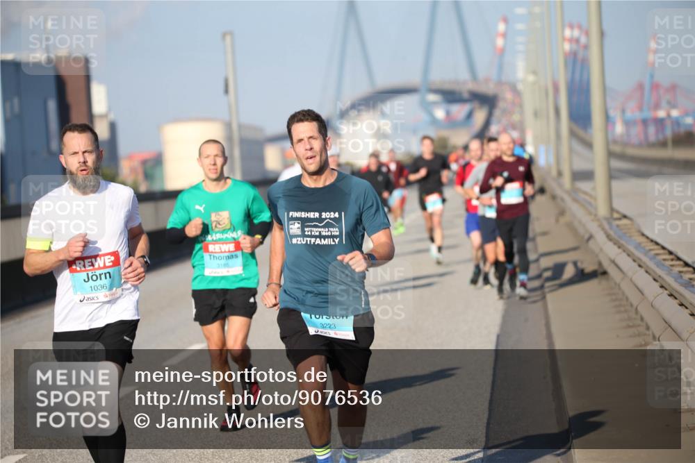 03.10.2025 - Köhlbrandbrückenlauf Jannik Wohlers http://msf.ph/oto/9076536 03.10.2025 09:43:15 Position 3 1036, 3185, 2024, 44, 1860, 3223 meine-sportfotos.de
