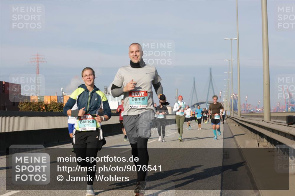 03.10.2025 - Köhlbrandbrückenlauf Jannik Wohlers http://msf.ph/oto/9076541 03.10.2025 09:51:58 Position 3 1377, 1378 meine-sportfotos.de