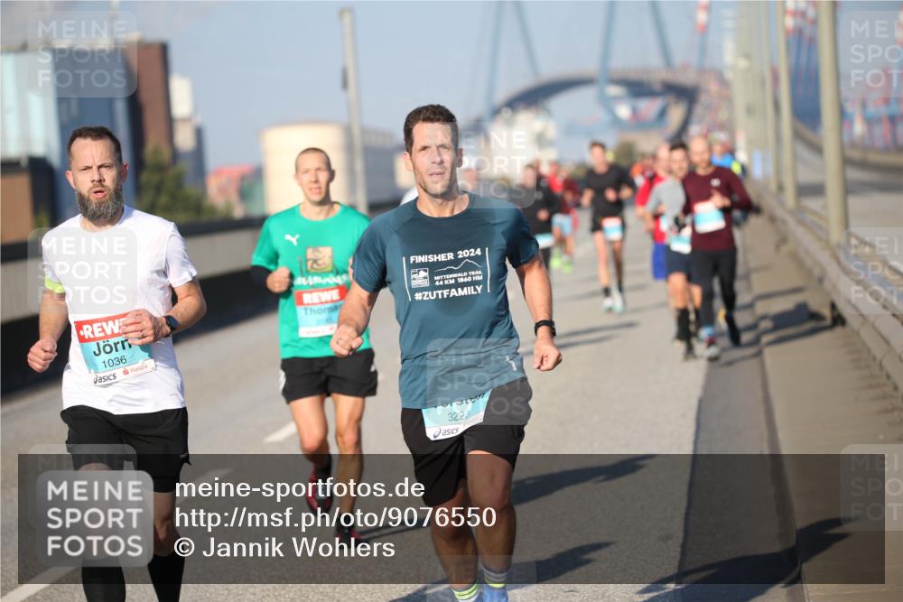 03.10.2025 - Köhlbrandbrückenlauf Jannik Wohlers http://msf.ph/oto/9076550 03.10.2025 09:43:15 Position 3 1036, 2, 2024, 44, 1860, 3223 meine-sportfotos.de