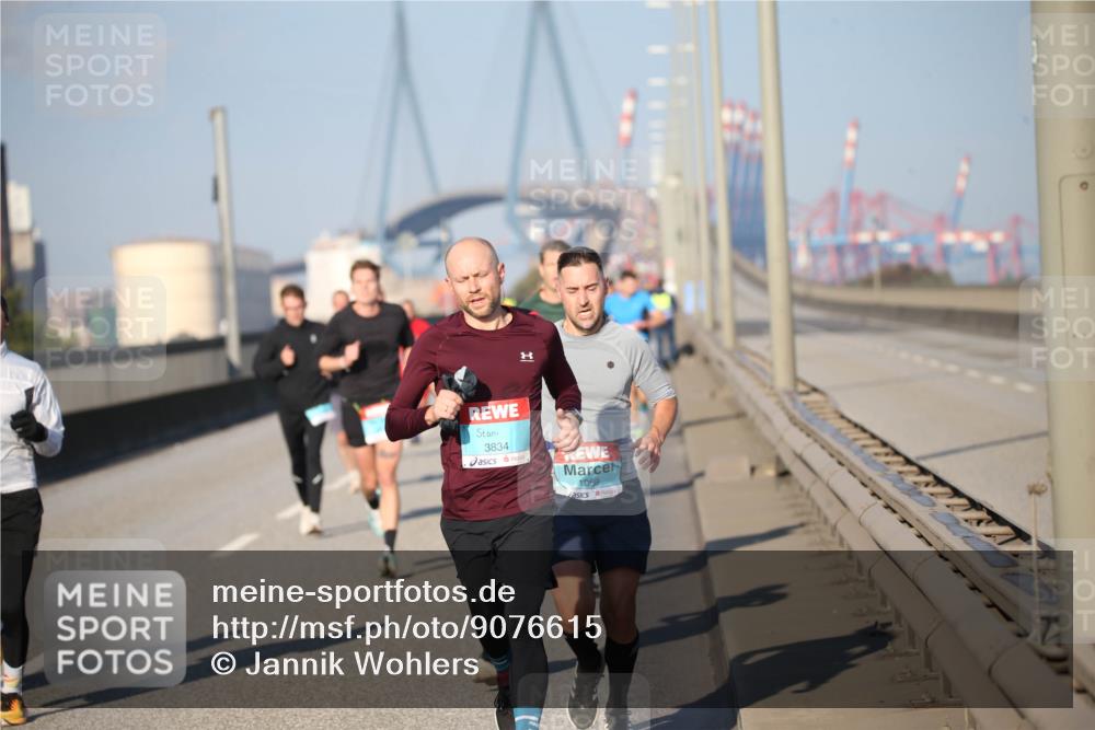 03.10.2025 - Köhlbrandbrückenlauf Jannik Wohlers http://msf.ph/oto/9076615 03.10.2025 09:43:20 Position 3 3834, 1069 meine-sportfotos.de