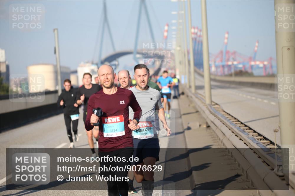 03.10.2025 - Köhlbrandbrückenlauf Jannik Wohlers http://msf.ph/oto/9076629 03.10.2025 09:43:21 Position 3 1, 3834, 1069 meine-sportfotos.de