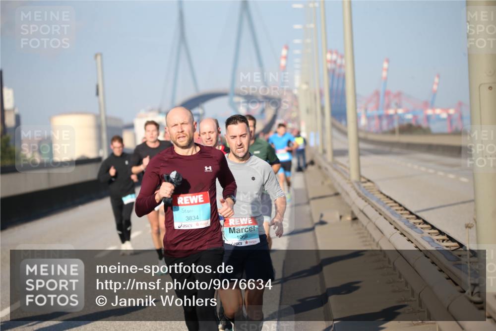 03.10.2025 - Köhlbrandbrückenlauf Jannik Wohlers http://msf.ph/oto/9076634 03.10.2025 09:43:21 Position 3 3834, 1069 meine-sportfotos.de