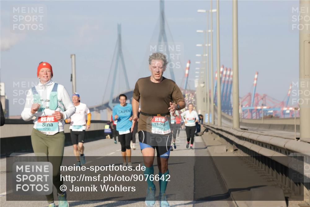 03.10.2025 - Köhlbrandbrückenlauf Jannik Wohlers http://msf.ph/oto/9076642 03.10.2025 09:52:00 Position 3 1730, 2903 meine-sportfotos.de