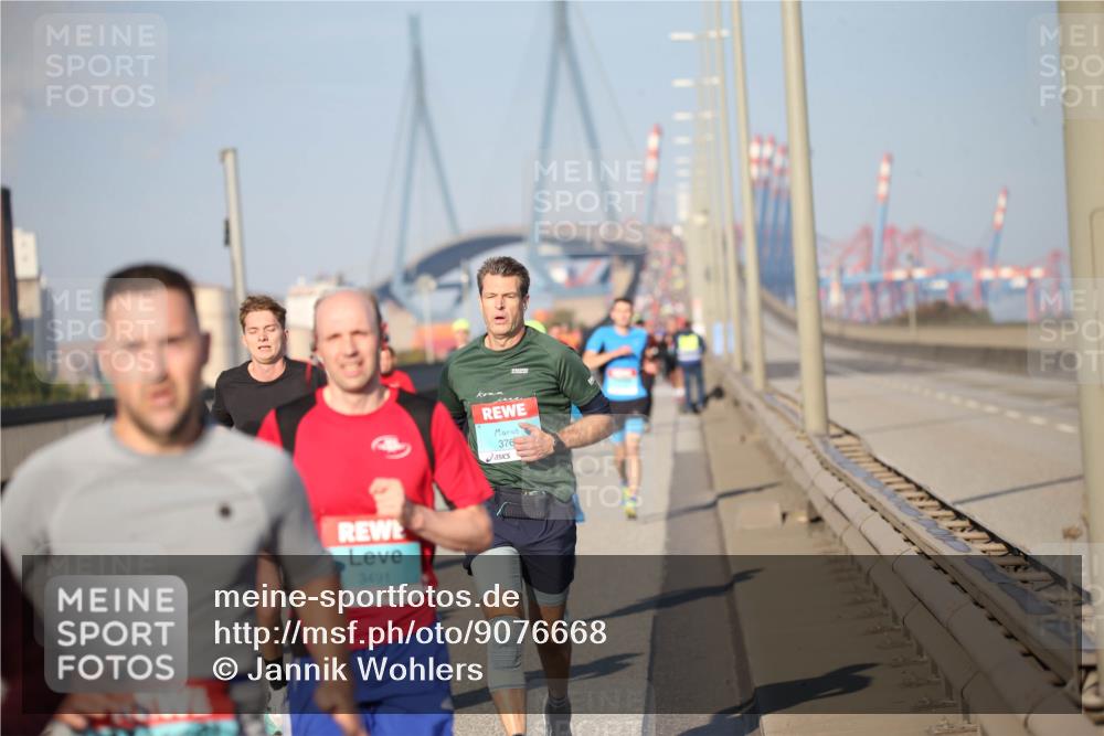 03.10.2025 - Köhlbrandbrückenlauf Jannik Wohlers http://msf.ph/oto/9076668 03.10.2025 09:43:23 Position 3 3491, 376 meine-sportfotos.de
