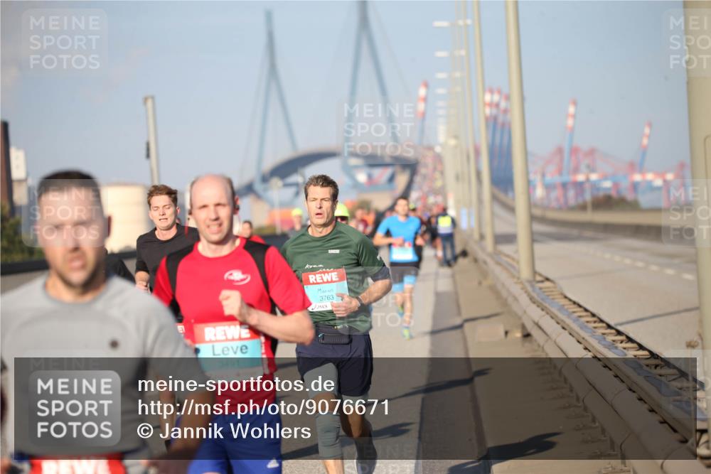 03.10.2025 - Köhlbrandbrückenlauf Jannik Wohlers http://msf.ph/oto/9076671 03.10.2025 09:43:23 Position 3 3491, 3763 meine-sportfotos.de